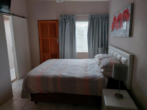 Cenikma Guest Suites - Family Room